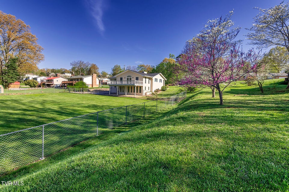 Photo #3: 306 Pinecrest Drive
