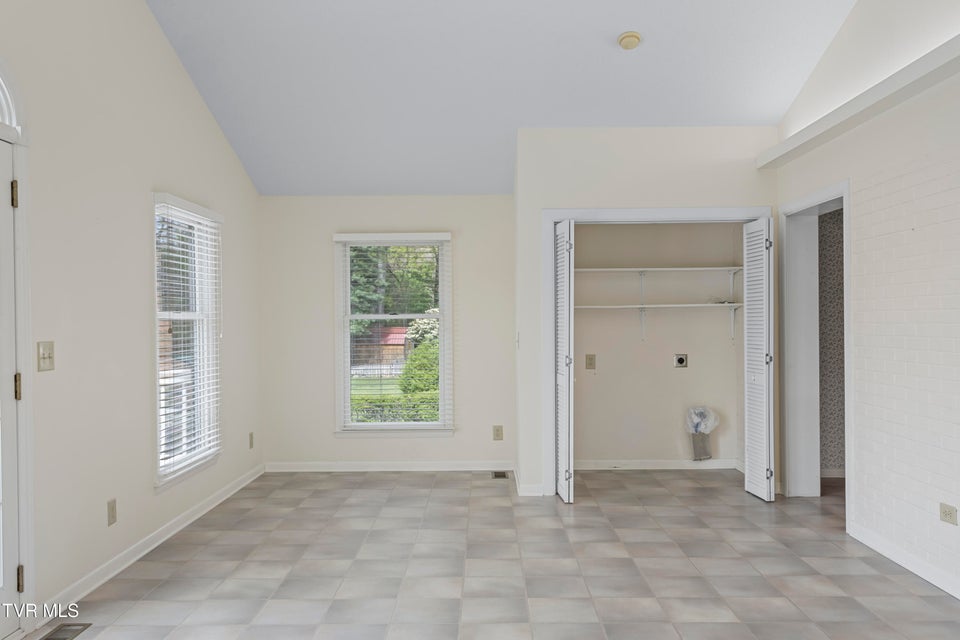 Photo #17: 306 Pinecrest Drive