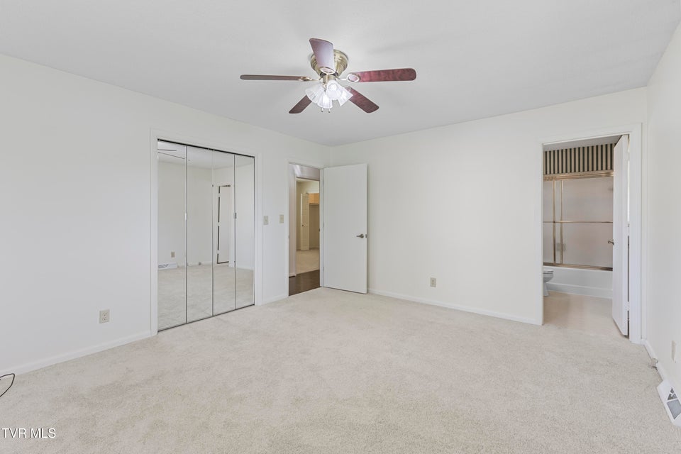 Photo #25: 306 Pinecrest Drive