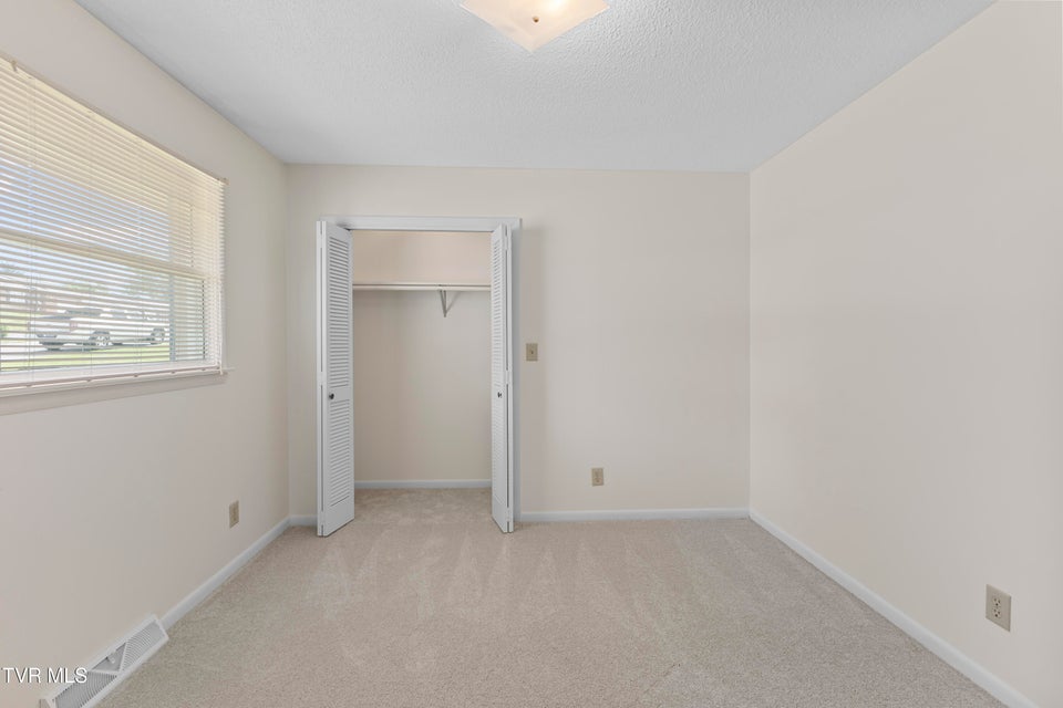 Photo #31: 306 Pinecrest Drive