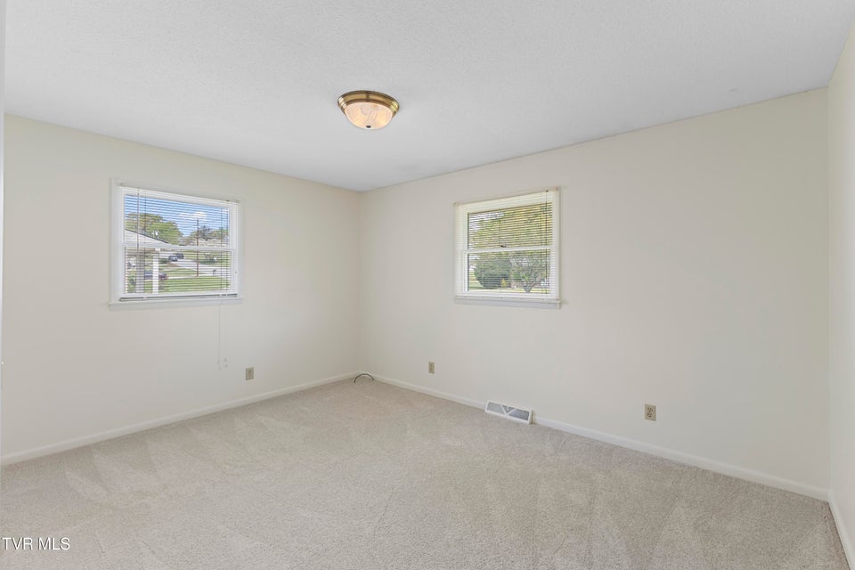 Photo #32: 306 Pinecrest Drive