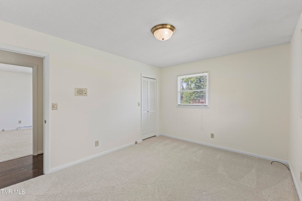 Photo #33: 306 Pinecrest Drive