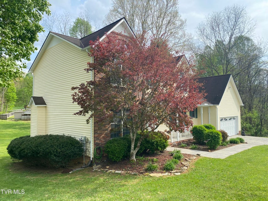 Photo #6: 414 Greenbrook Circle