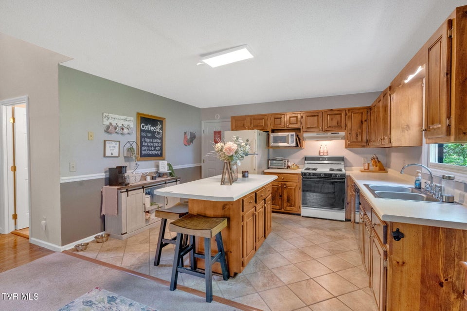 Photo #6: 3943 Bagwell Street