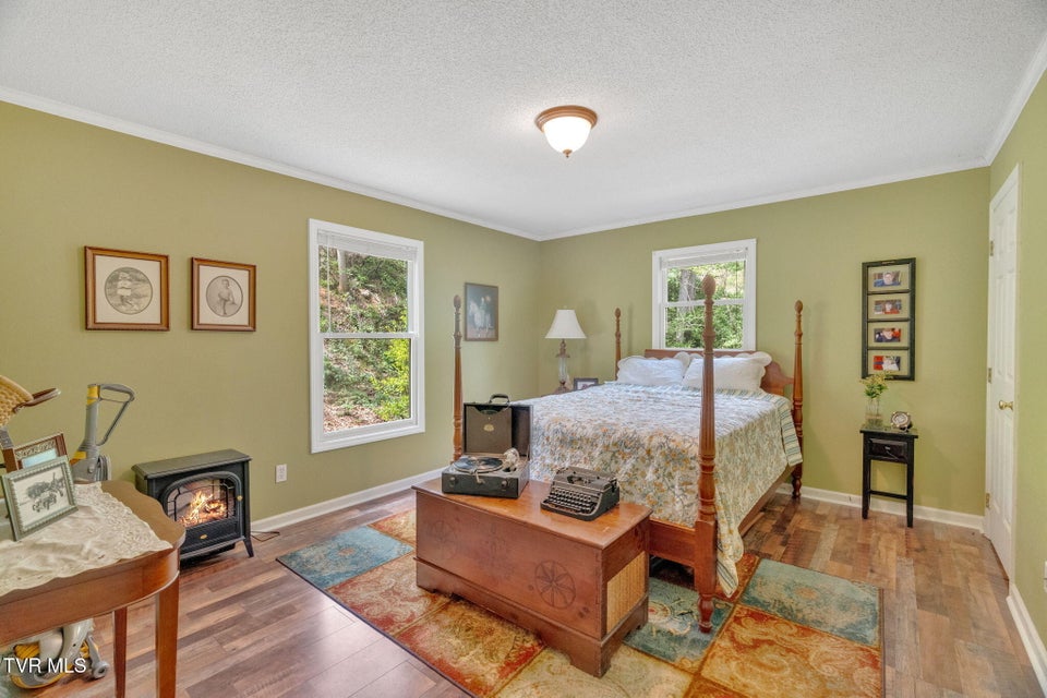 Photo #16: 3943 Bagwell Street