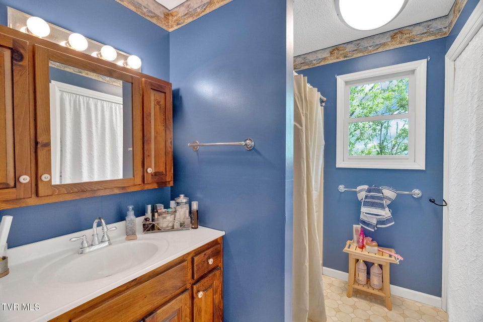 Photo #19: 3943 Bagwell Street