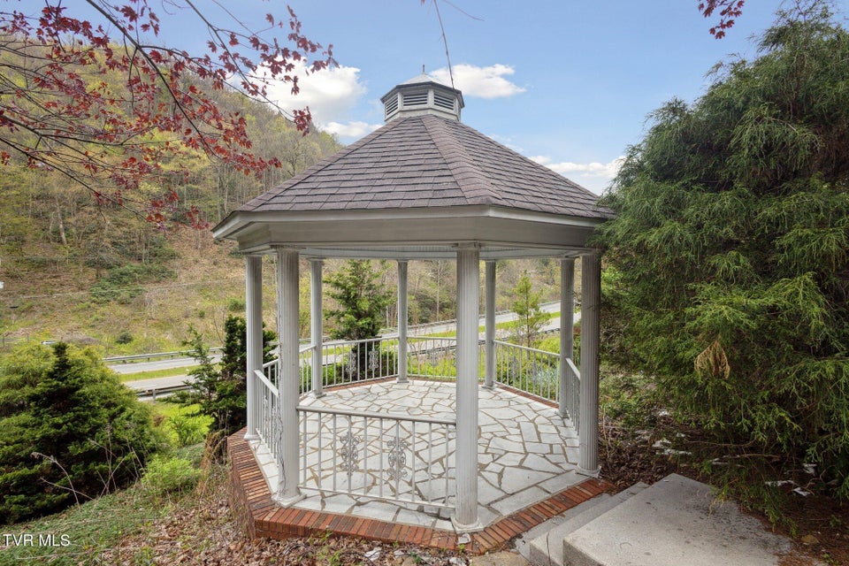 Photo #8: 5268 River Side Drive