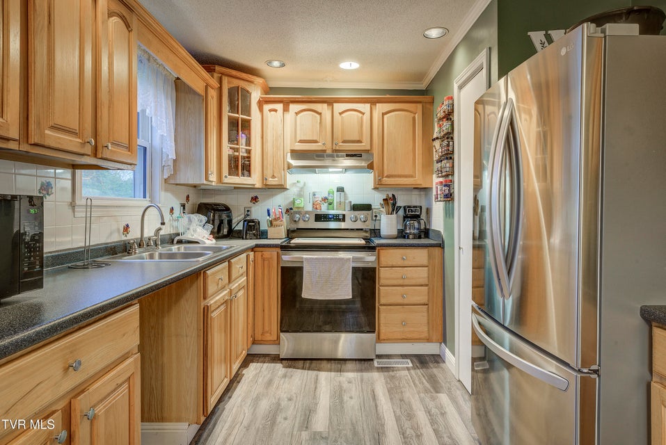 Photo #12: 945 Choctaw Drive