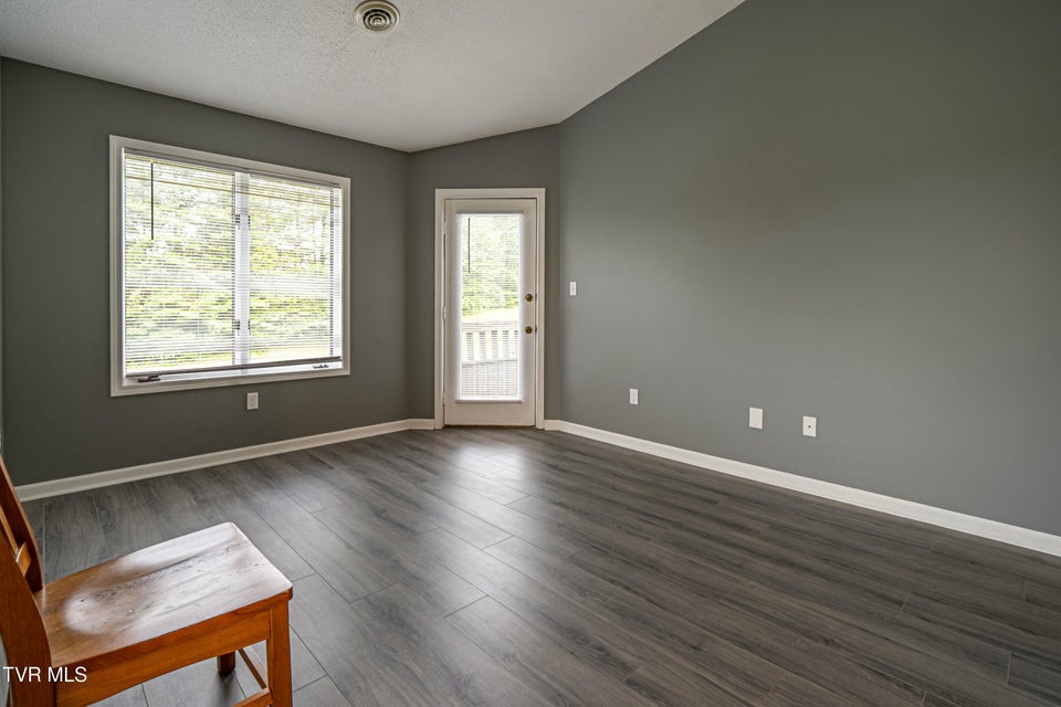 Photo #37: 148 Quail Way Way