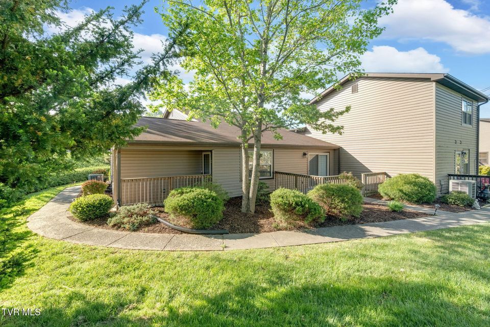 Photo #2: 511 Pilgrim Court