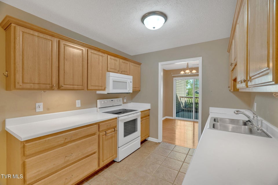 Photo #9: 511 Pilgrim Court