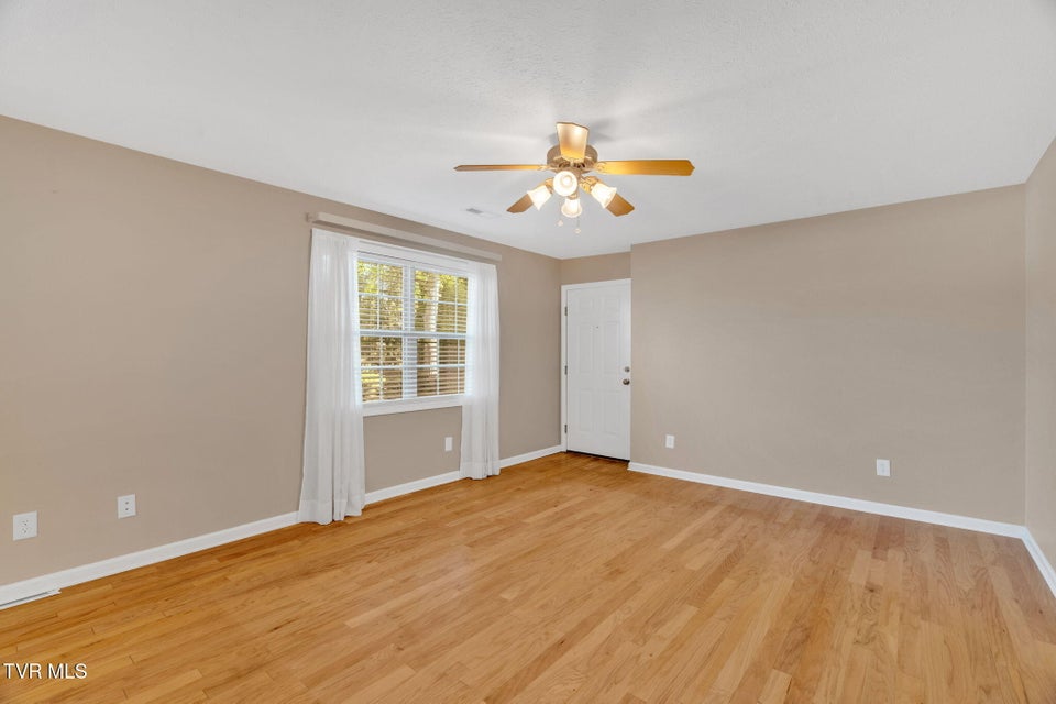 Photo #6: 511 Pilgrim Court