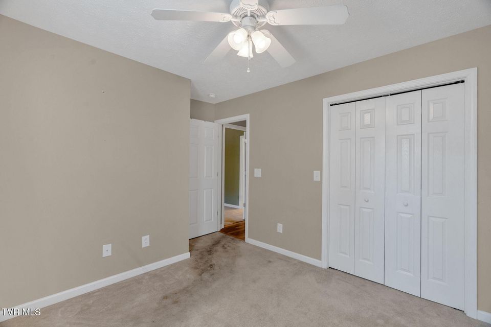 Photo #17: 511 Pilgrim Court