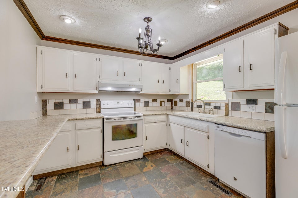 Photo #4: 112 Fairwood Street