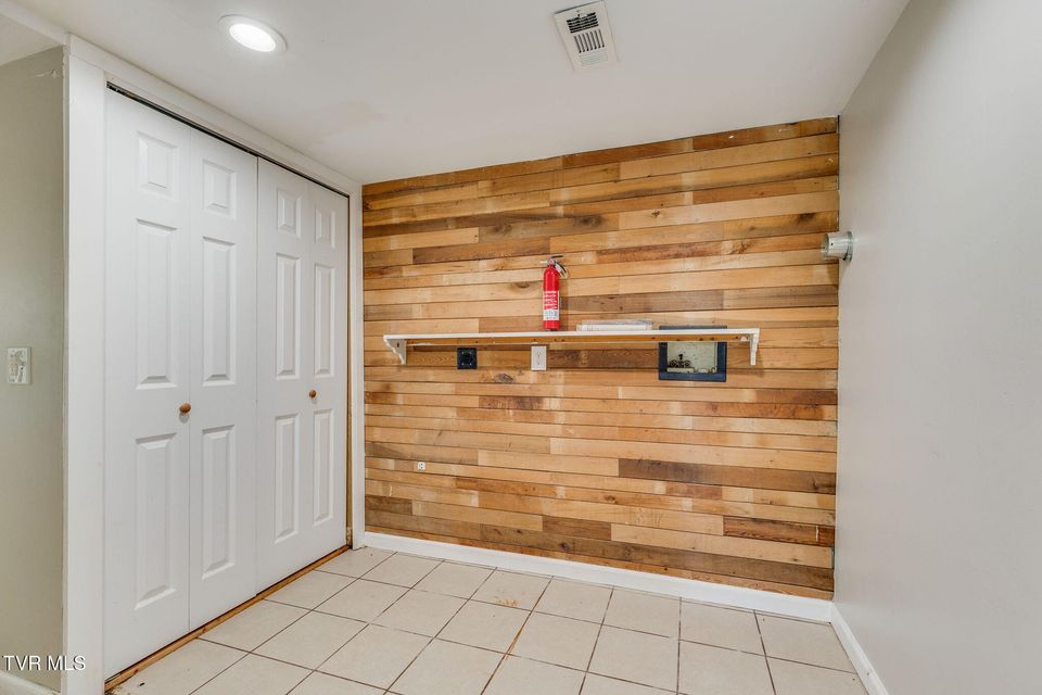 Photo #17: 112 Fairwood Street