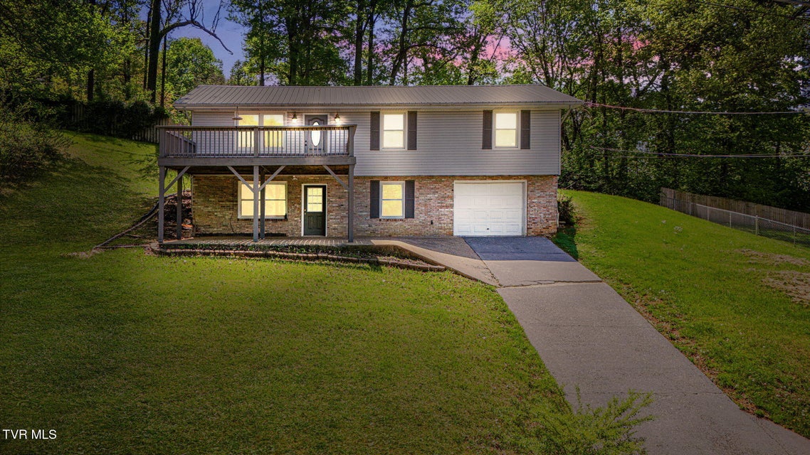 Photo #36: 112 Fairwood Street