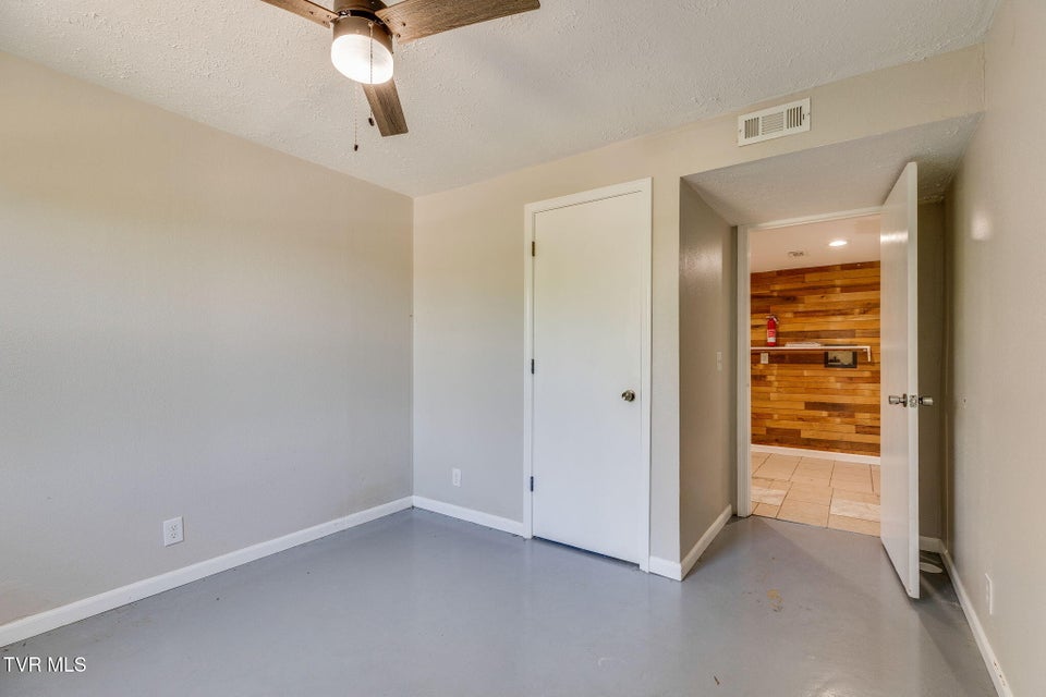 Photo #33: 112 Fairwood Street