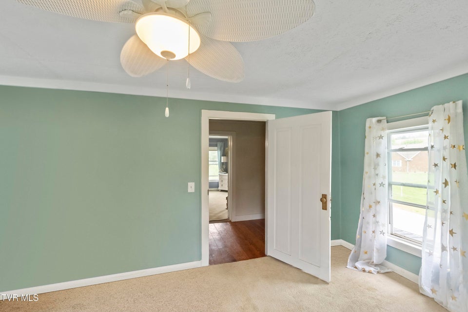 Photo #21: 915 Ottway Rd