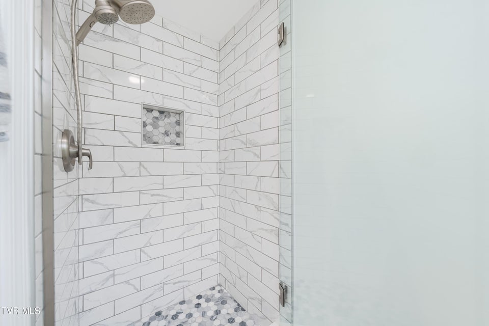 Photo #39: 400 Poplar Street