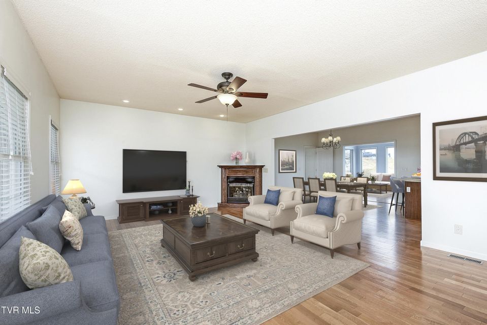 Photo #4: 12144 Harvard Lane Lane