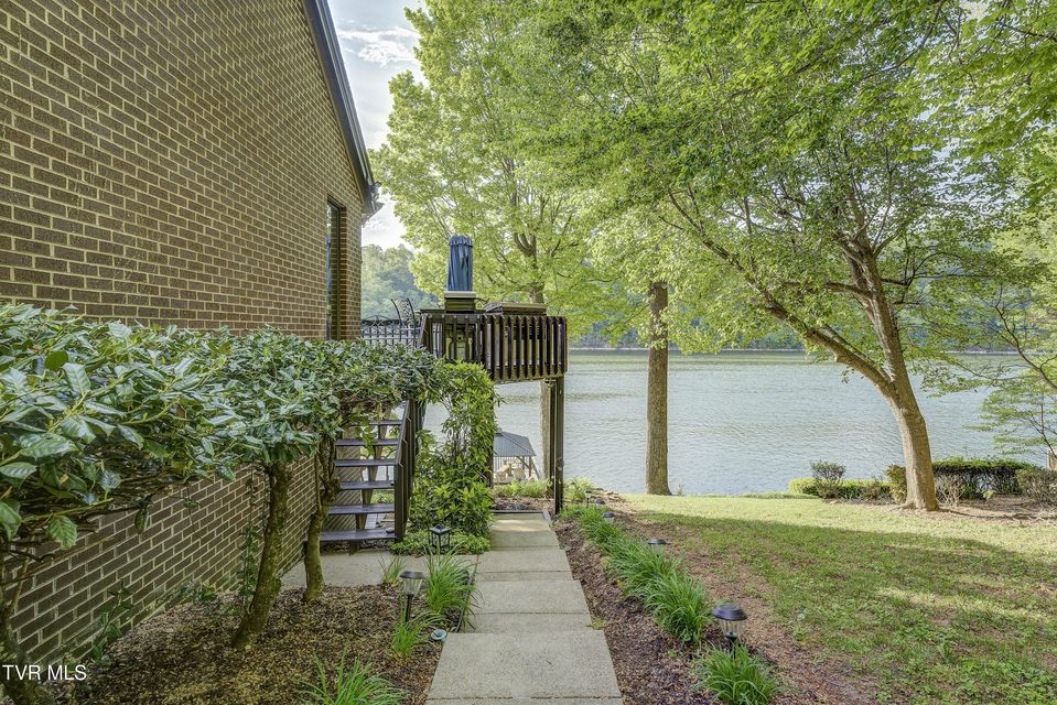 Photo #9: 768 Lake Point Drive