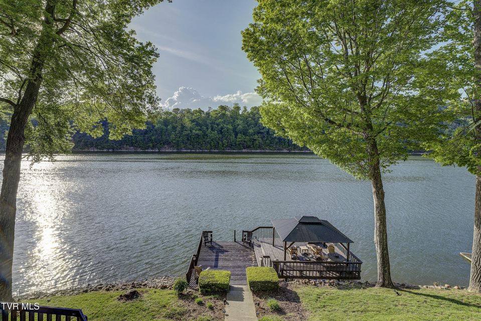 Photo #15: 768 Lake Point Drive