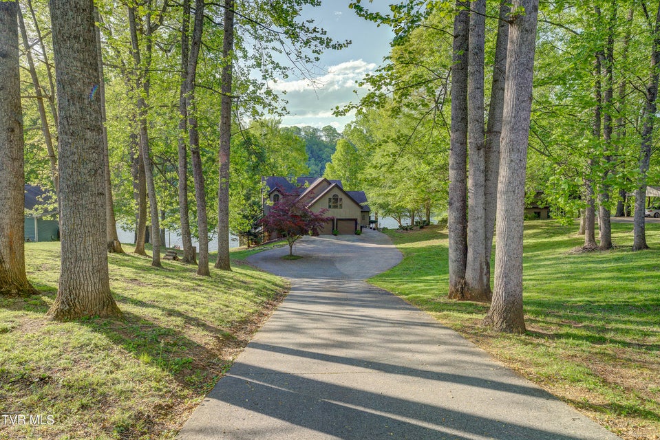 Photo #4: 768 Lake Point Drive