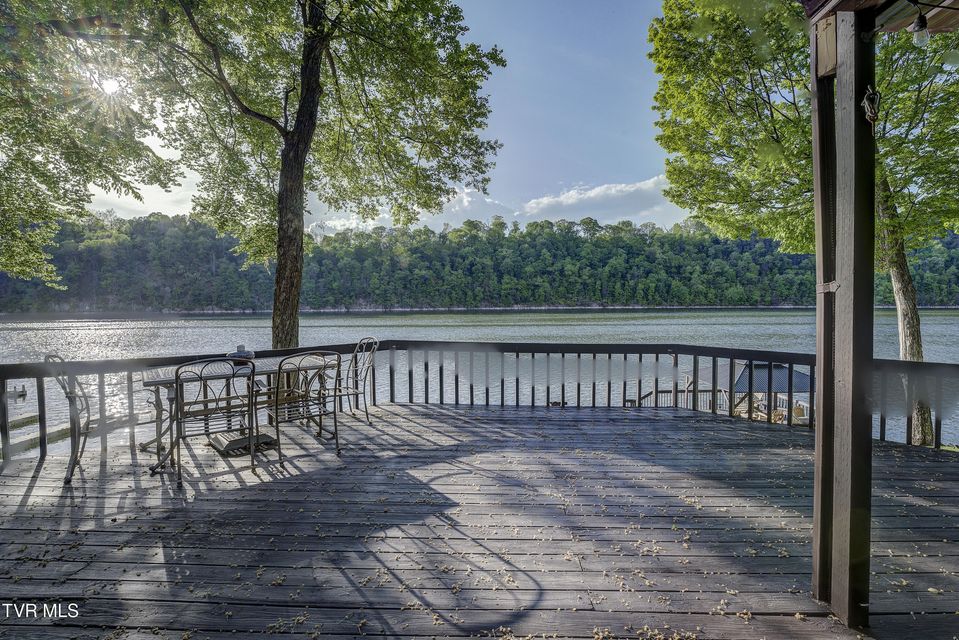 Photo #17: 768 Lake Point Drive