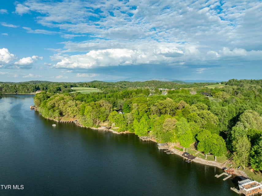 Photo #89: 768 Lake Point Drive