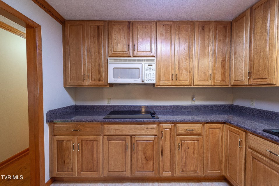 Photo #28: 1853 Midview Street