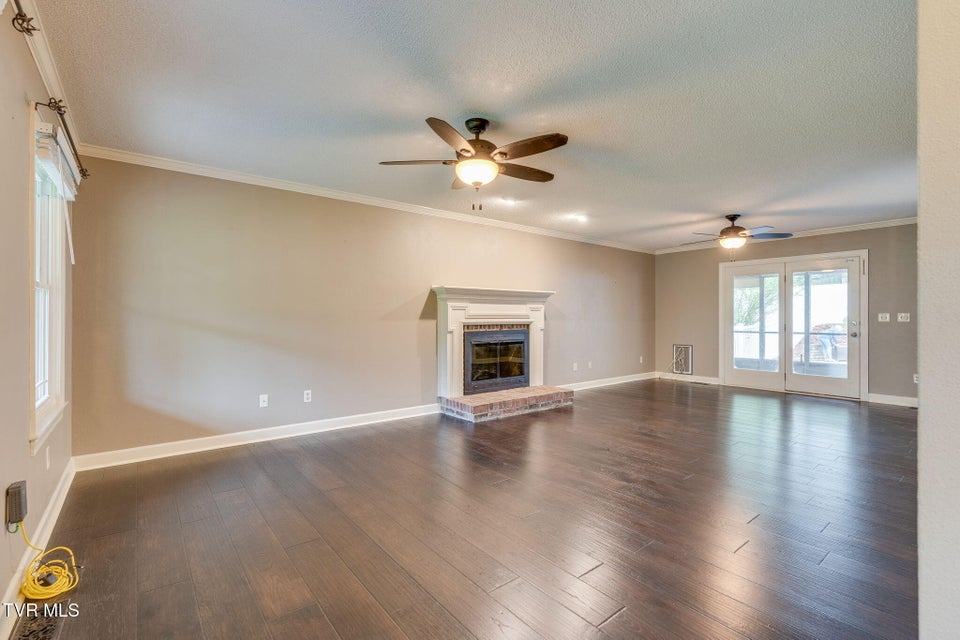 Photo #10: 604 Live Oak Court