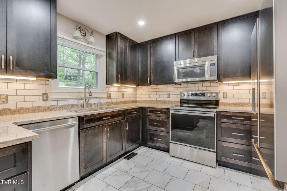 Photo #15: 604 Live Oak Court