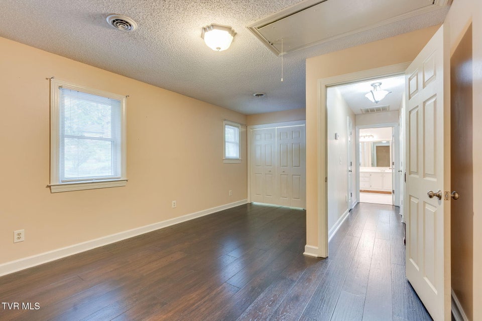 Photo #30: 604 Live Oak Court