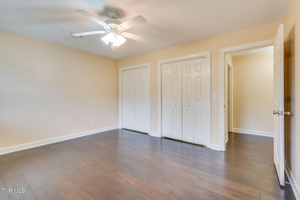 Photo #33: 604 Live Oak Court