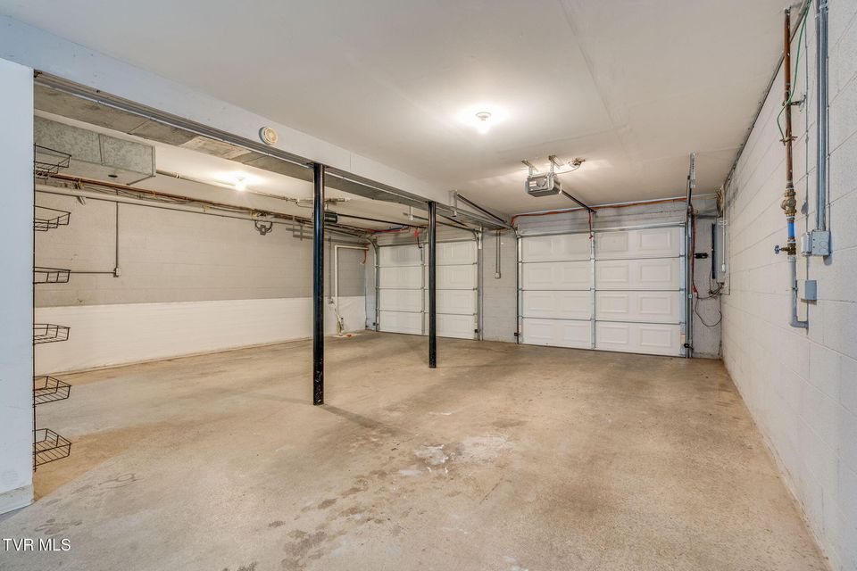 Photo #38: 604 Live Oak Court