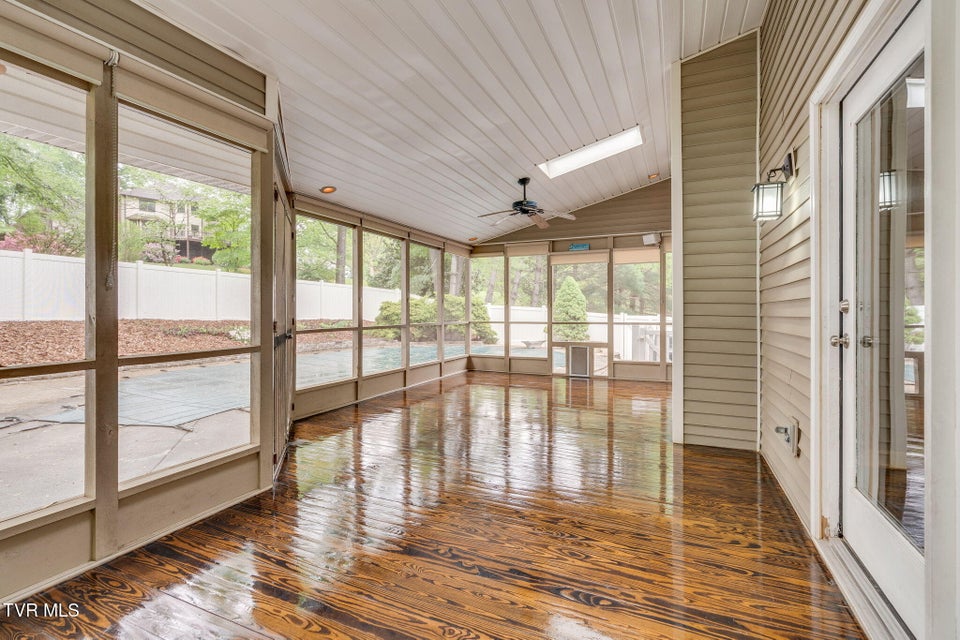 Photo #41: 604 Live Oak Court