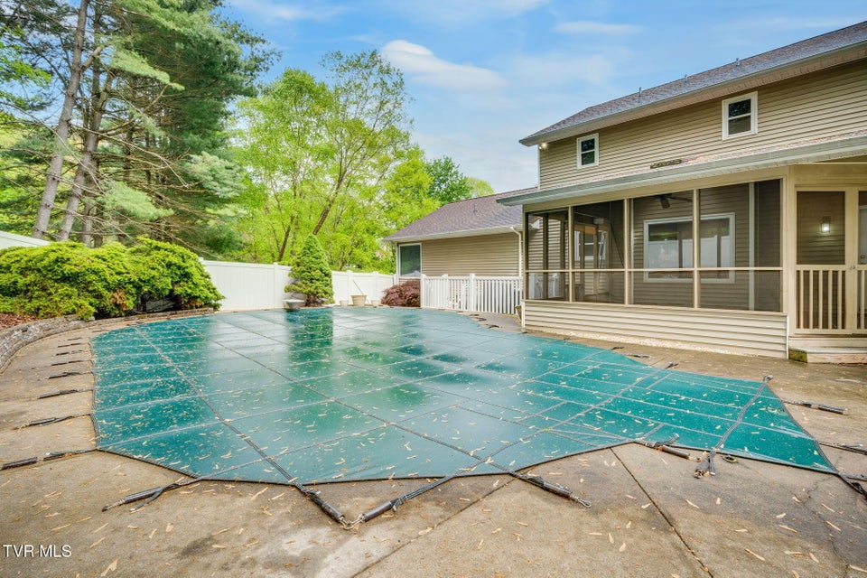 Photo #45: 604 Live Oak Court
