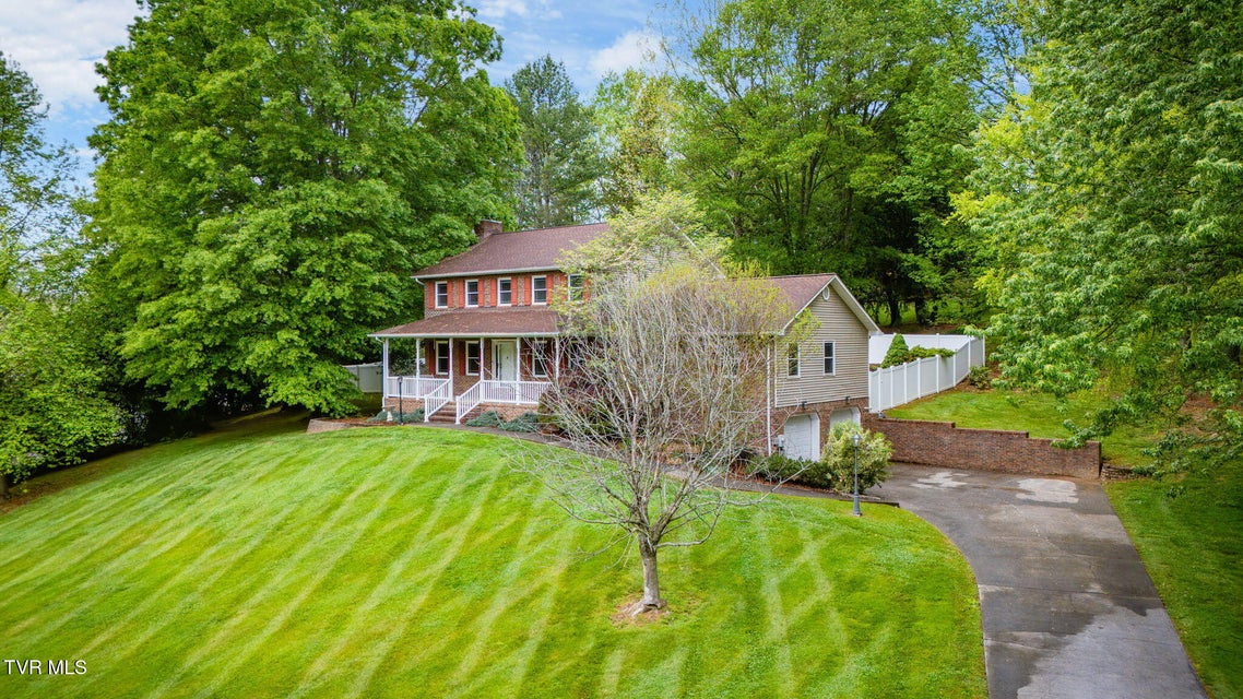 Photo #3: 604 Live Oak Court