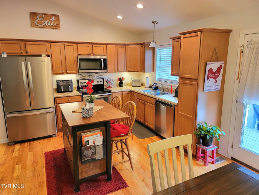 Photo #5: 1459 Highridge Drive