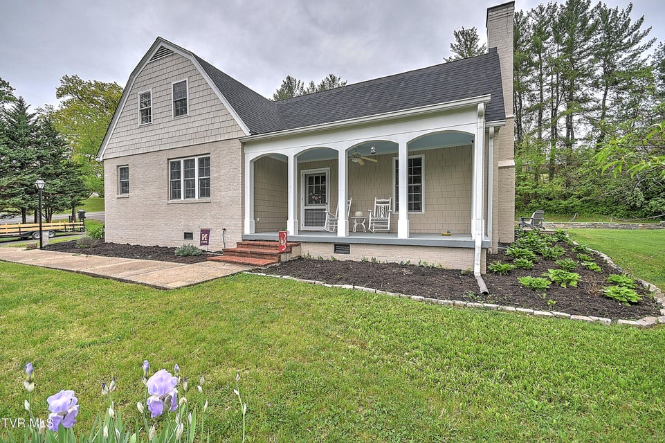 Photo #2: 205 Lavinder Lane