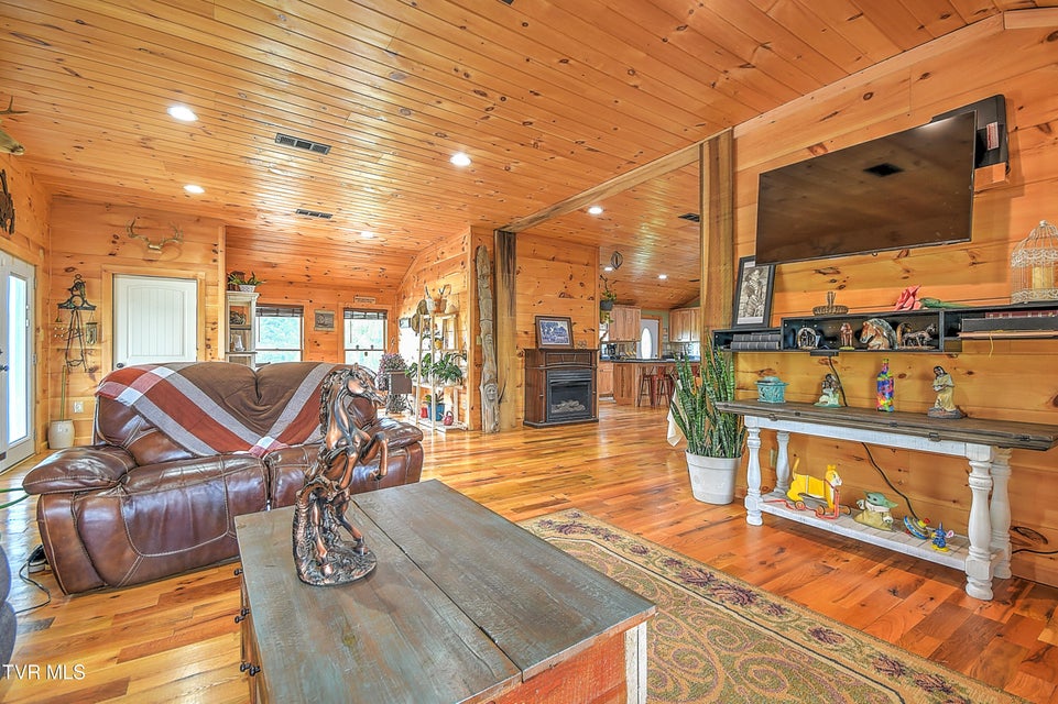 Photo #10: 127 Gillette Road