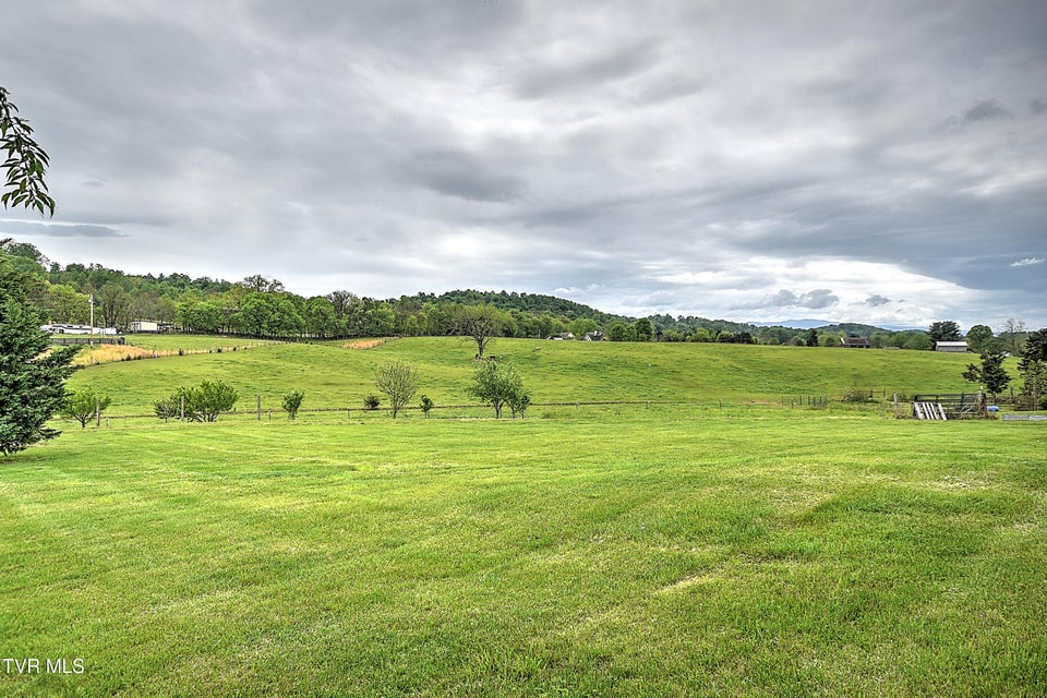 Photo #35: 127 Gillette Road