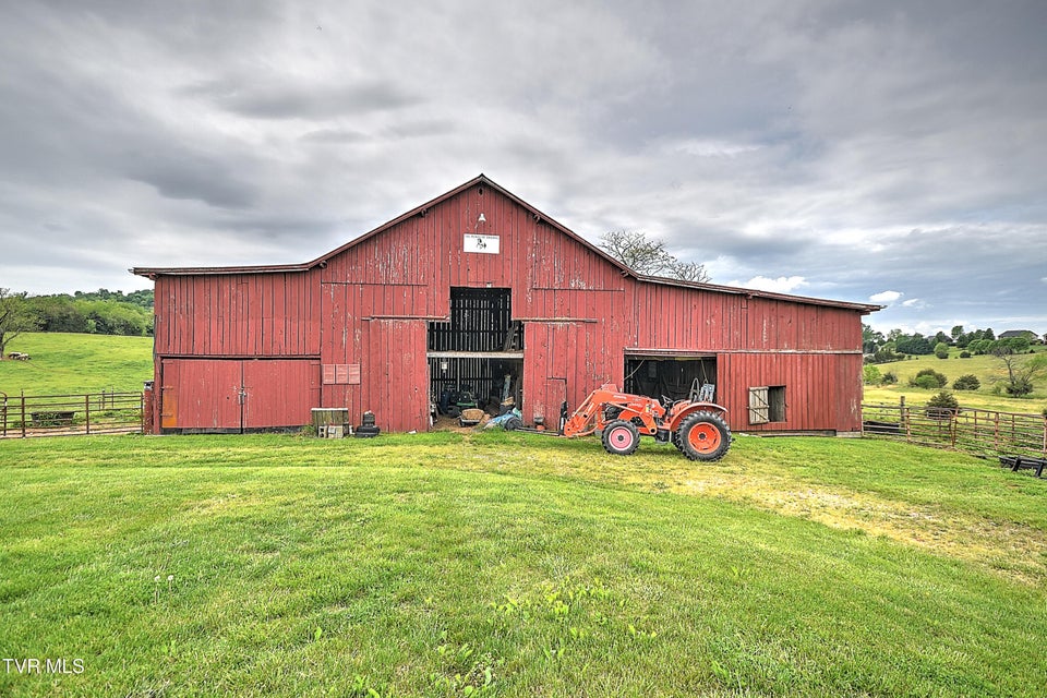 Photo #33: 127 Gillette Road