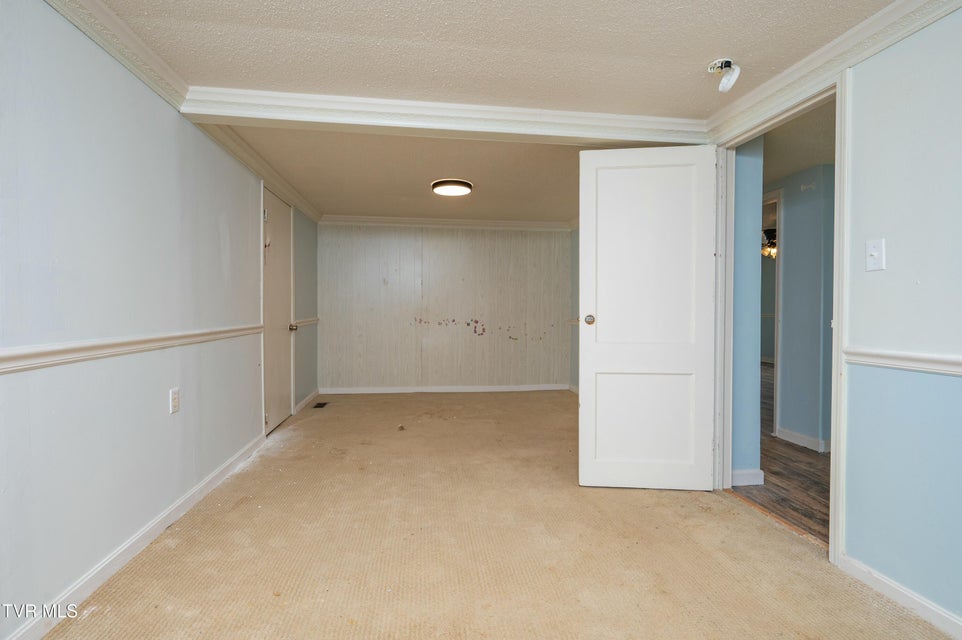 Photo #29: 110 Ferry Road