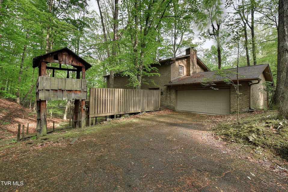 Photo #40: 732 Woodgreen Lane