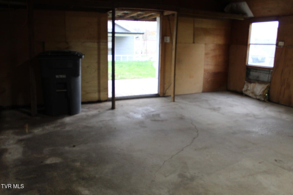 Photo #28: 1653 E Street