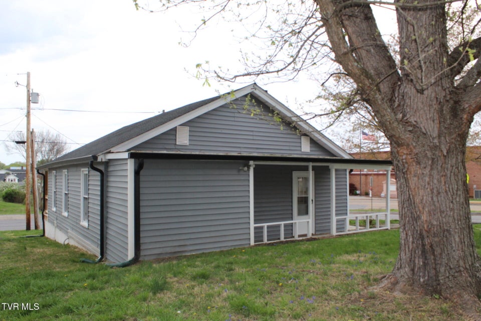 Photo #6: 1653 E Street