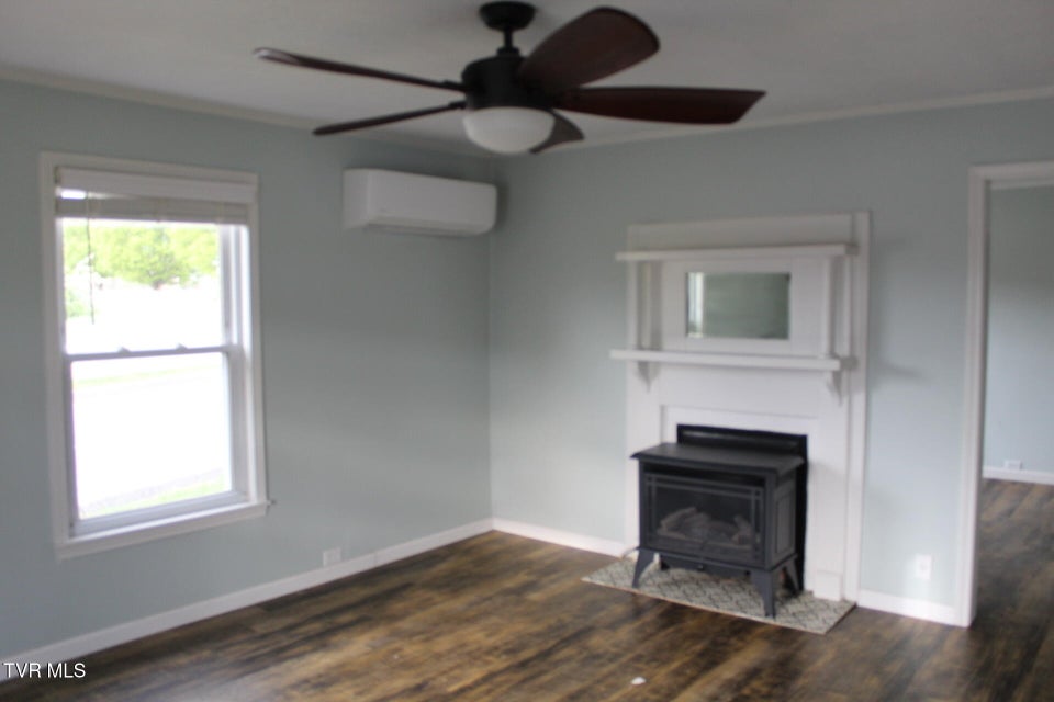 Photo #13: 1653 E Street