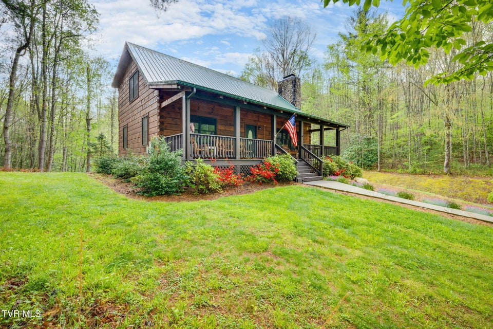 Photo #5: 215 Myrtle Drive
