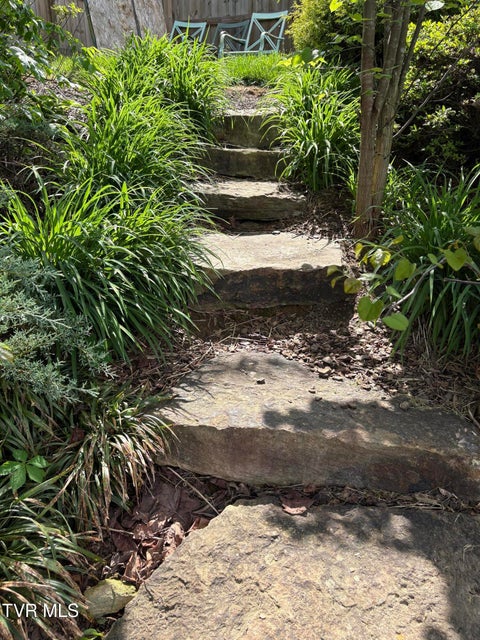 Photo #32: 142 Oakwell Lane